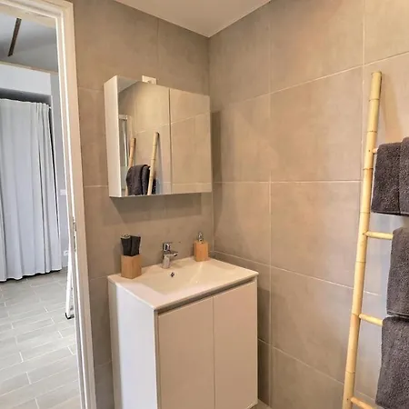 Cosy Close To & Disneyland